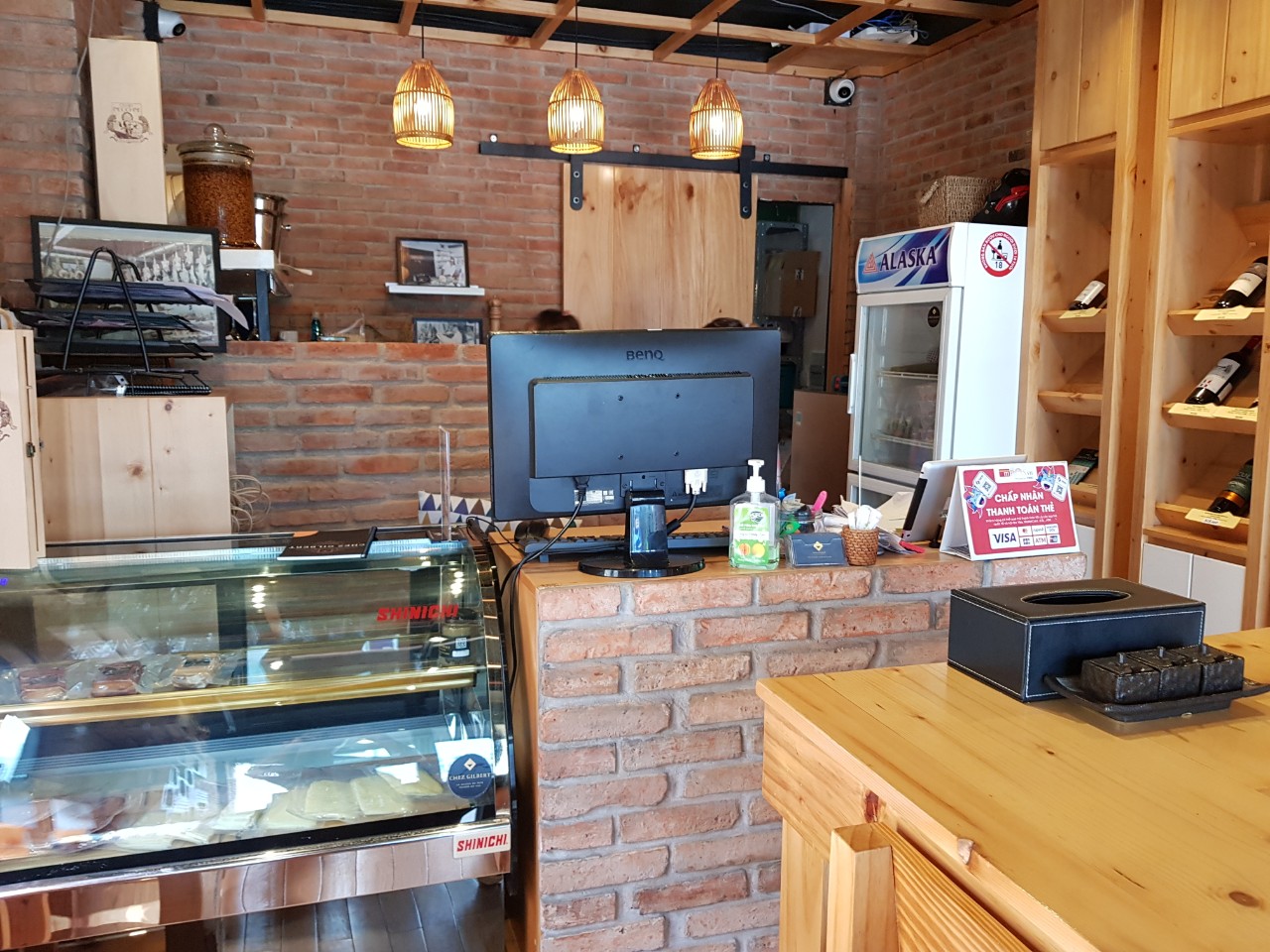 호치민 빈탄군 샌드위치 전문점 Chez Gilbert Saigon - 실내 분위기