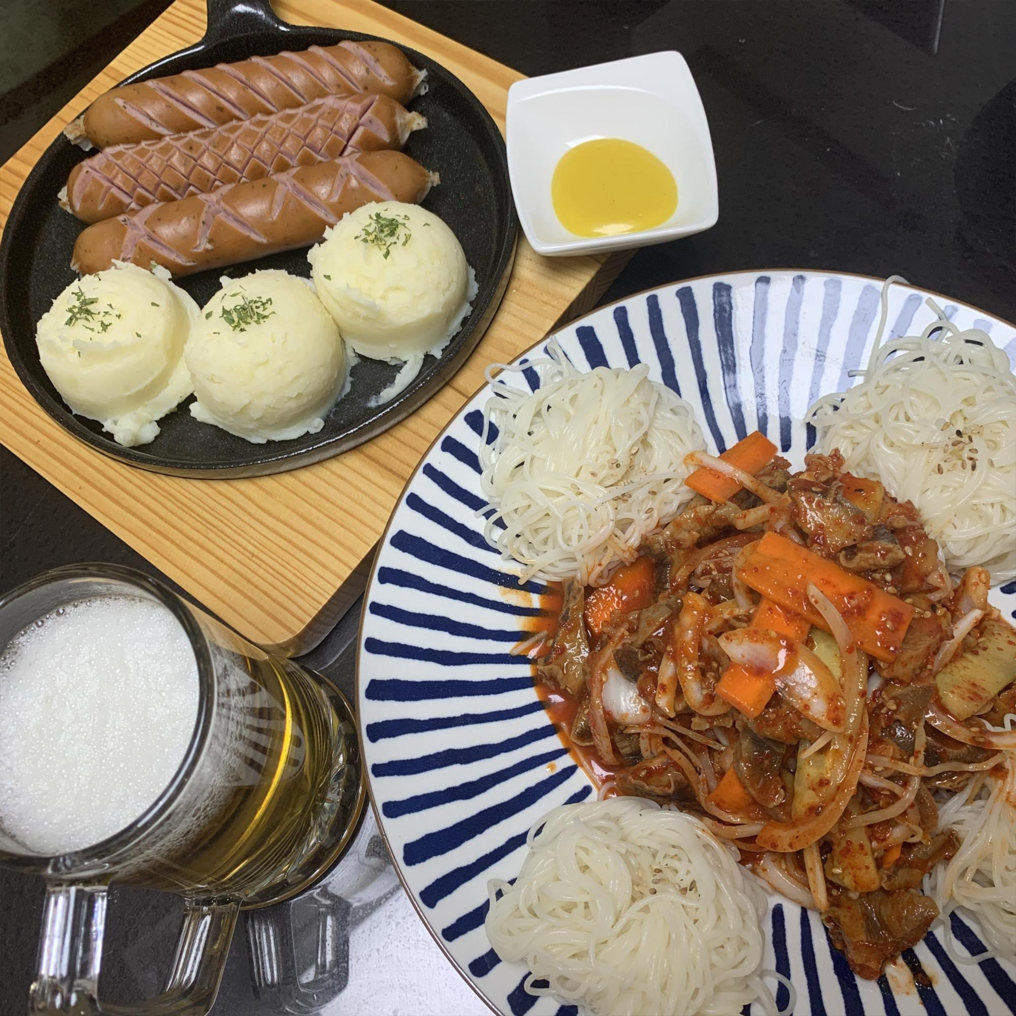  맥주안주 - 소세지, 매시드포테이토, 골뱅이무침