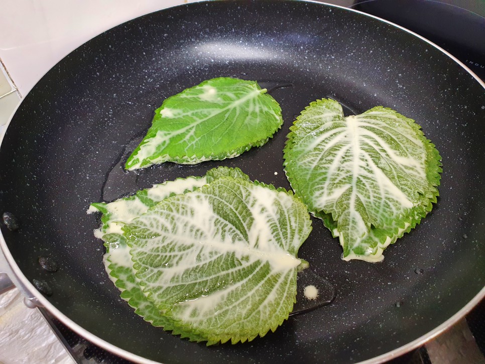 바삭바삭 정말 맛있어요 깻잎전 만드는 법 6