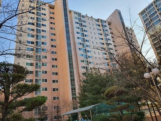  층.간소.음 고..통에 시.달려 극.단.적.인 선..택을 한 여.고.생 ㄷㄷㄷ