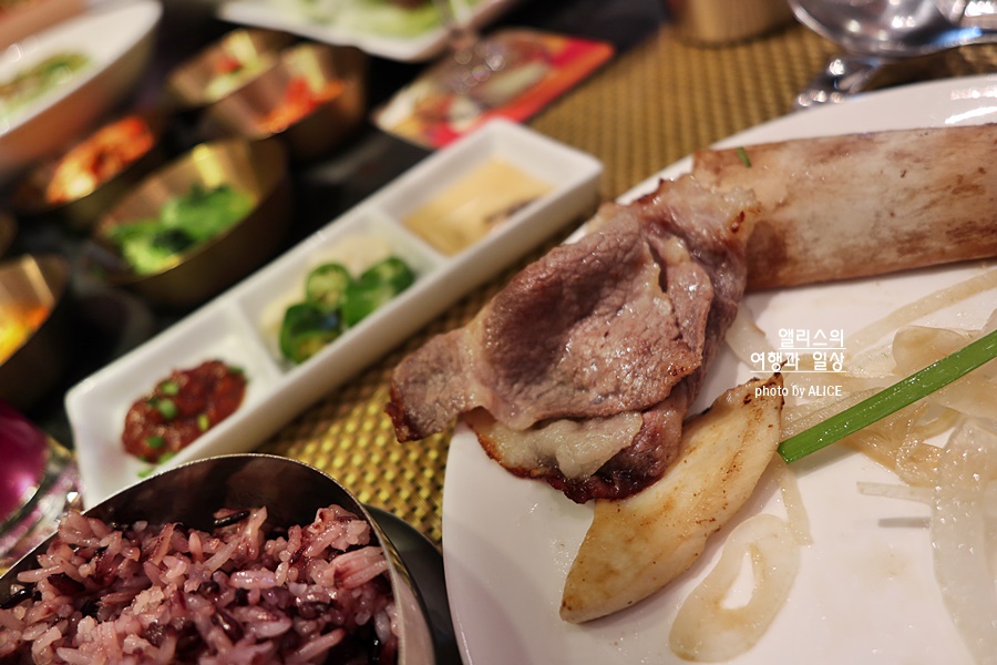 호이안 한식당 맛집 오발탄 호이아나 정통 한식 메뉴 고기 4종 구이세트 갈비찜
