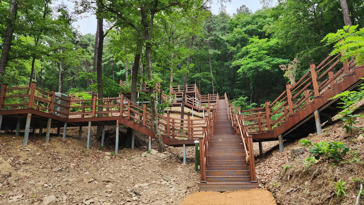 무봉산-자연휴양림-숙박시설