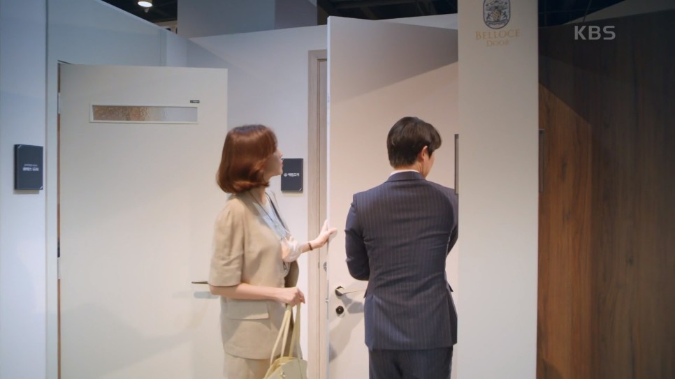 네. 광자매 화장실 문. 예림문. 우리 집도 바꿀까? 12