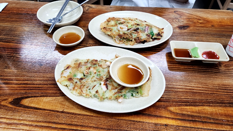 [대전 맛집] 오씨칼국수 도룡점 / 동죽, 칼국수 전문점 - 해물파전1