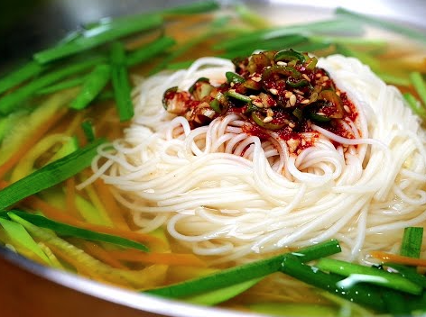 전통적인 국수 요리