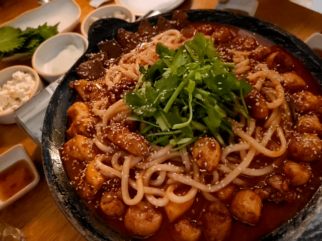  성남 모란역 부산컨셉 맛집 : 부산의밤밀면