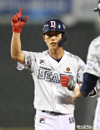 두산 김민석 23 트레이드 후 오릭스전에서 맹활약하며 교체 출전해 2안타 3타점을 기록_14