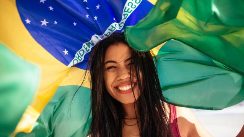 웃고있는-브라질-여성