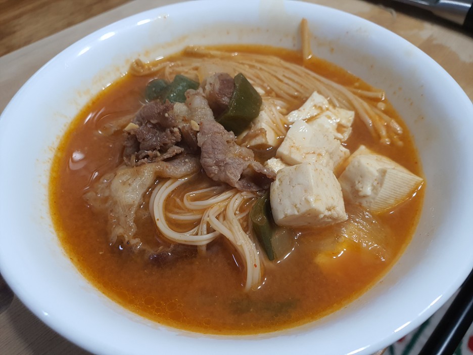 집에서 해먹는 고깃집 스타일 차돌된장찌개
