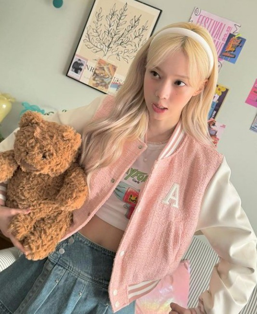 확신의 흑발파 팬들 마저 돌릴거 같은 이번에 금발 생머리 진짜 찰떡으로 소화한 아이돌 | 인스티즈