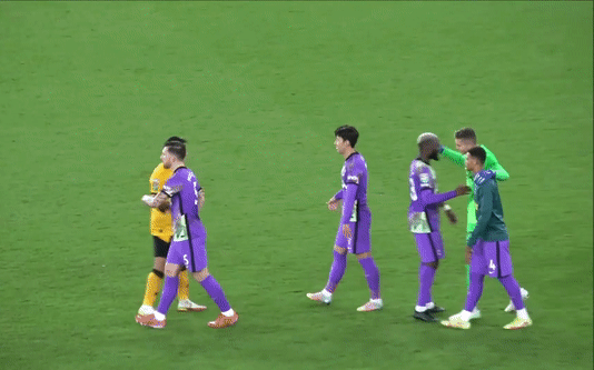  (EFL컵) 손흥민 황희찬, 코리안 더비 + 유니폼교환.gif