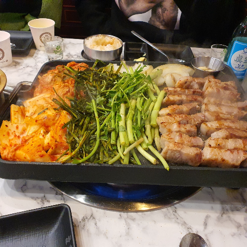  까치산역 돼지고깃집 돌치삼 리뷰