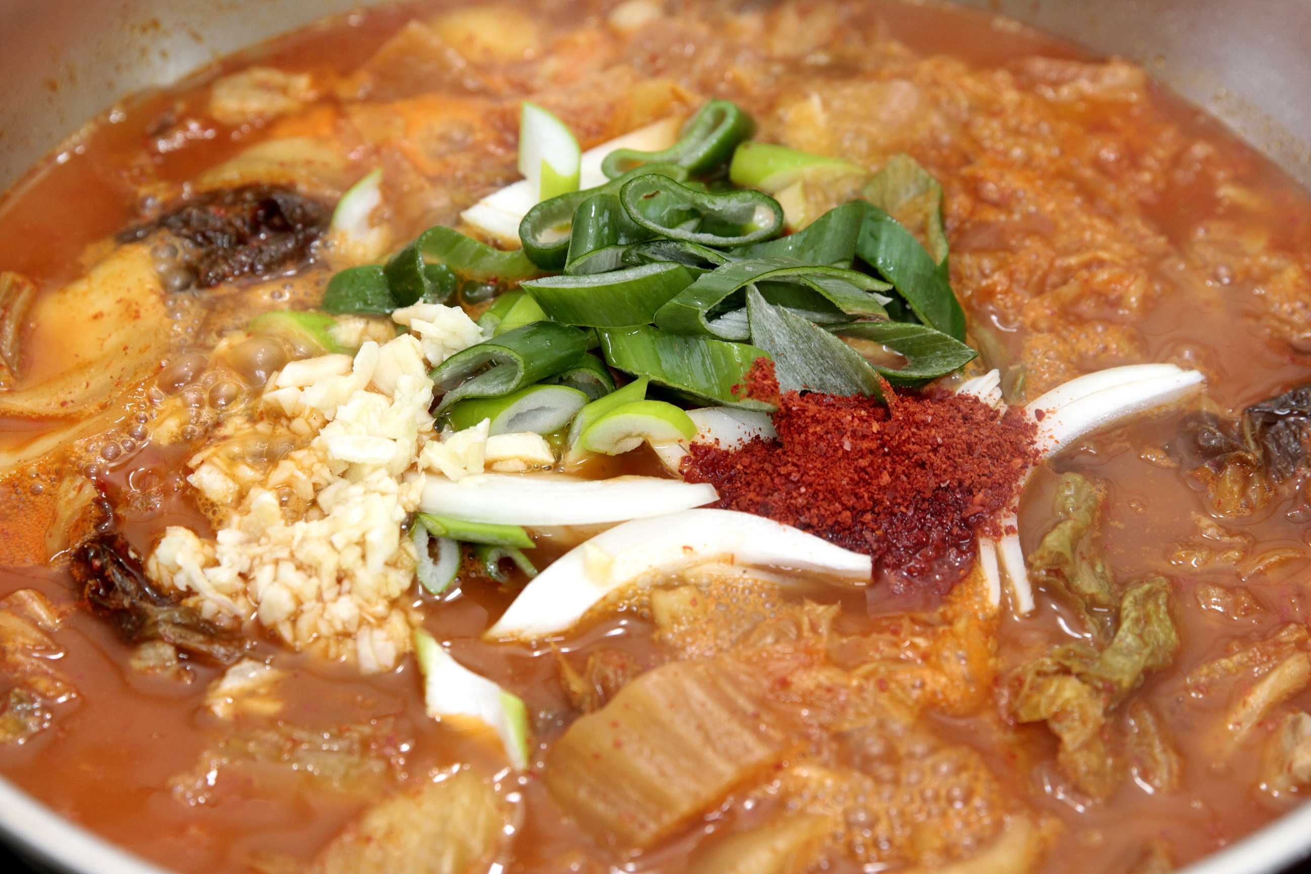 돼지고기김치지개