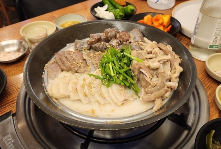 생방송투데이 빅데이터 랭킹 맛집 서울 최고의 뼈해장국 TOP5 &ndash; 담원순대 시청본점