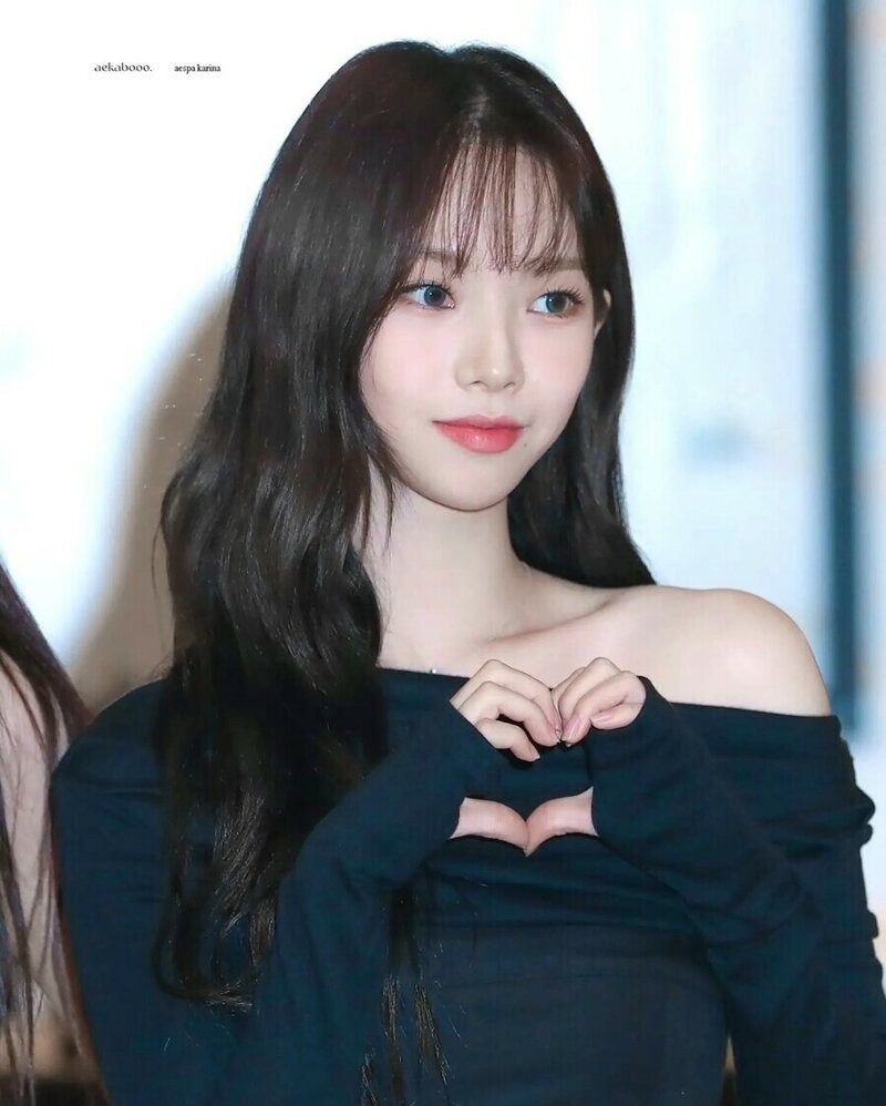  데뷔 3년차... 점점 미모 포텐 터지는 카리나