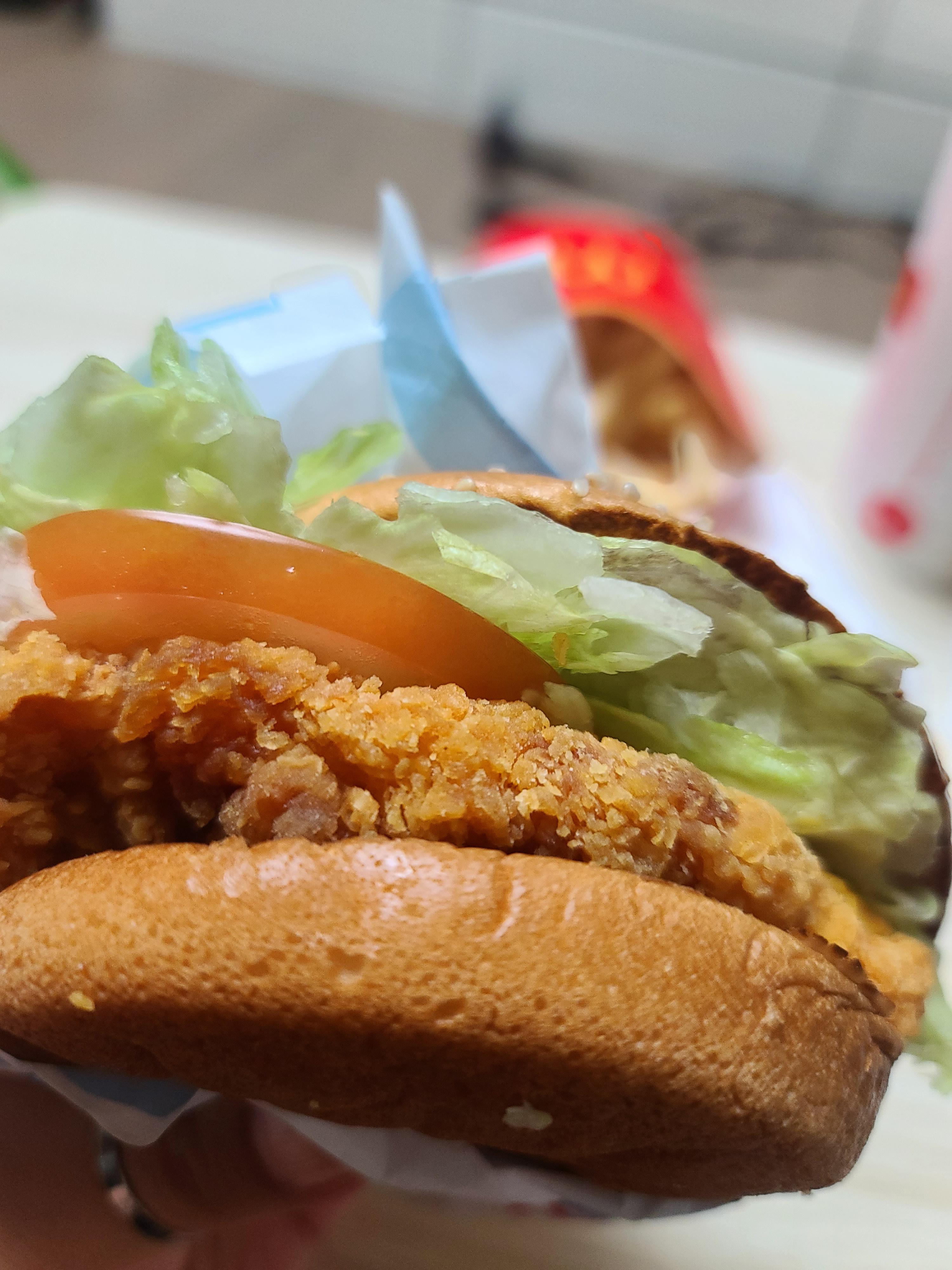  맥도날드 신메뉴 맥스파이시 핫앤치즈 버거 후기