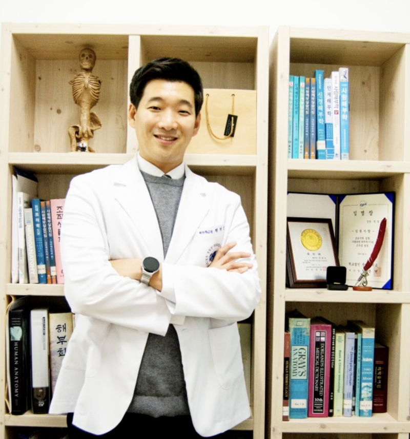  OurBody 정경오 중앙대 의과대학 교수::해부학교실 엑소좀 분자영상 인공지능 AI 전문가 온코메드