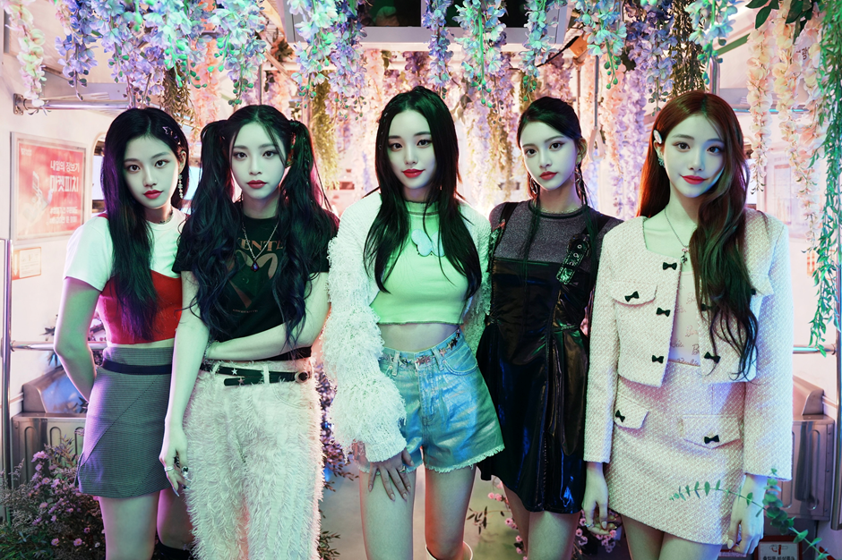 여러 걸그룹 멤버 얼굴이 보인다는 AI같다는 말 나오는 걸그룹...jpg | 인스티즈