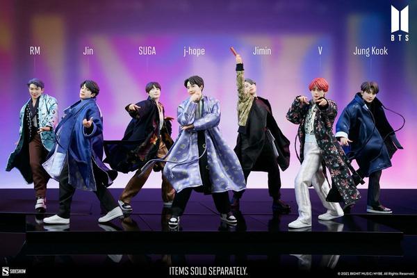  사이드쇼×방탄소년단 "한복" 착장 피규어