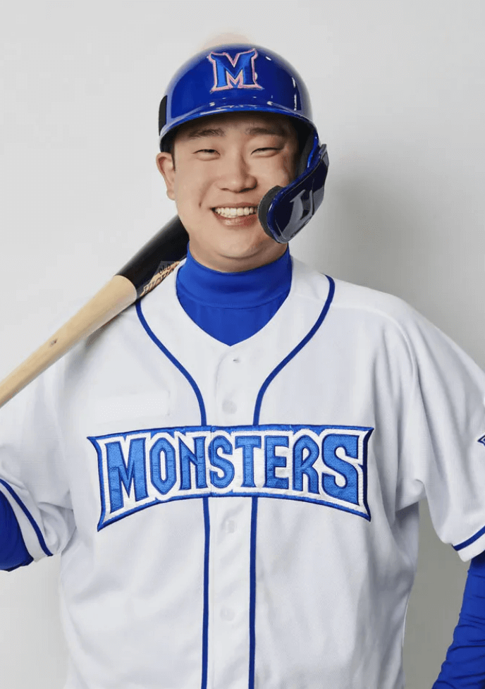 최강야구 시즌의 최강어깨 포수로 등장할 박재욱