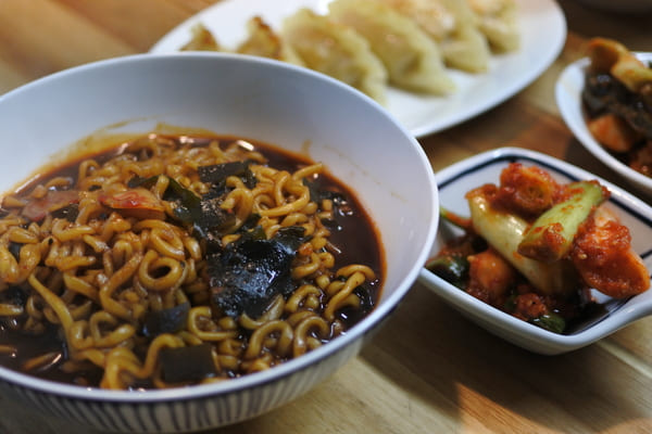  농심 짜파구리와 올반 명란군만두 맛있는 조합
