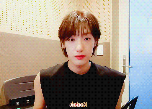 [잡담] 항상 열심히 하고 좋은 곡 만들어주면서 더더 열심히해서 많이 들려주겠다는 남자 어때? 들려주고 싶은 노래가 많다고 하는 남자 어때? | 인스티즈