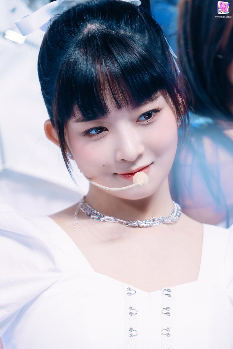  아이브 레이 211212 인기가요 무대사진