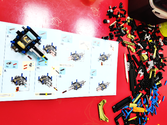 레고-대체-중국-블럭-장난감-매뉴얼-설명서-책자-1번부품-블럭들-조립되어가는