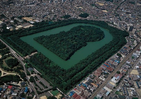 다이센 고분-길이 486미터의 일본 최대 고분