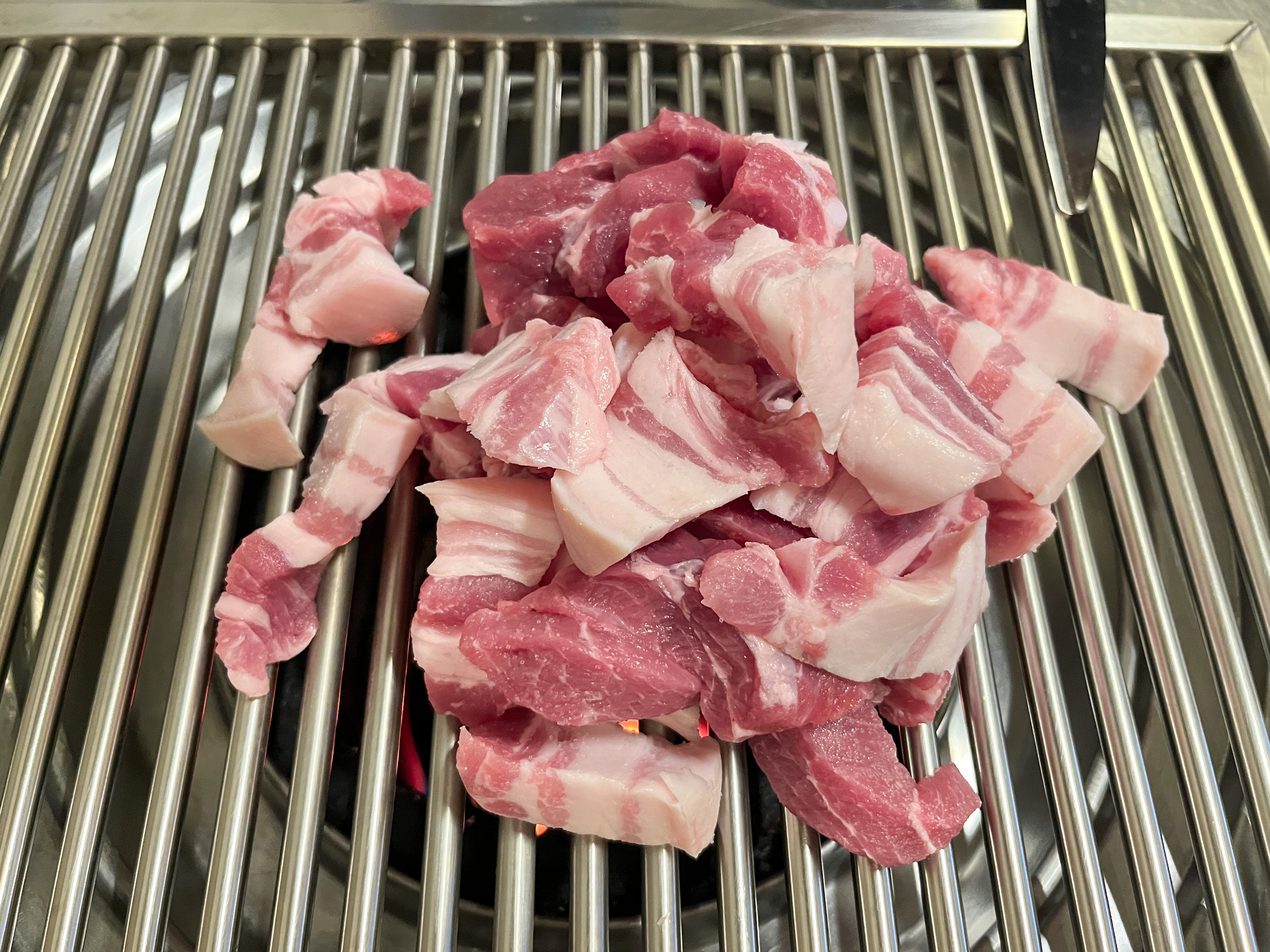  [부산/사상] 쫀득한 연탄불에 구운 생고기 맛집 ‘60년대식 소금구이’