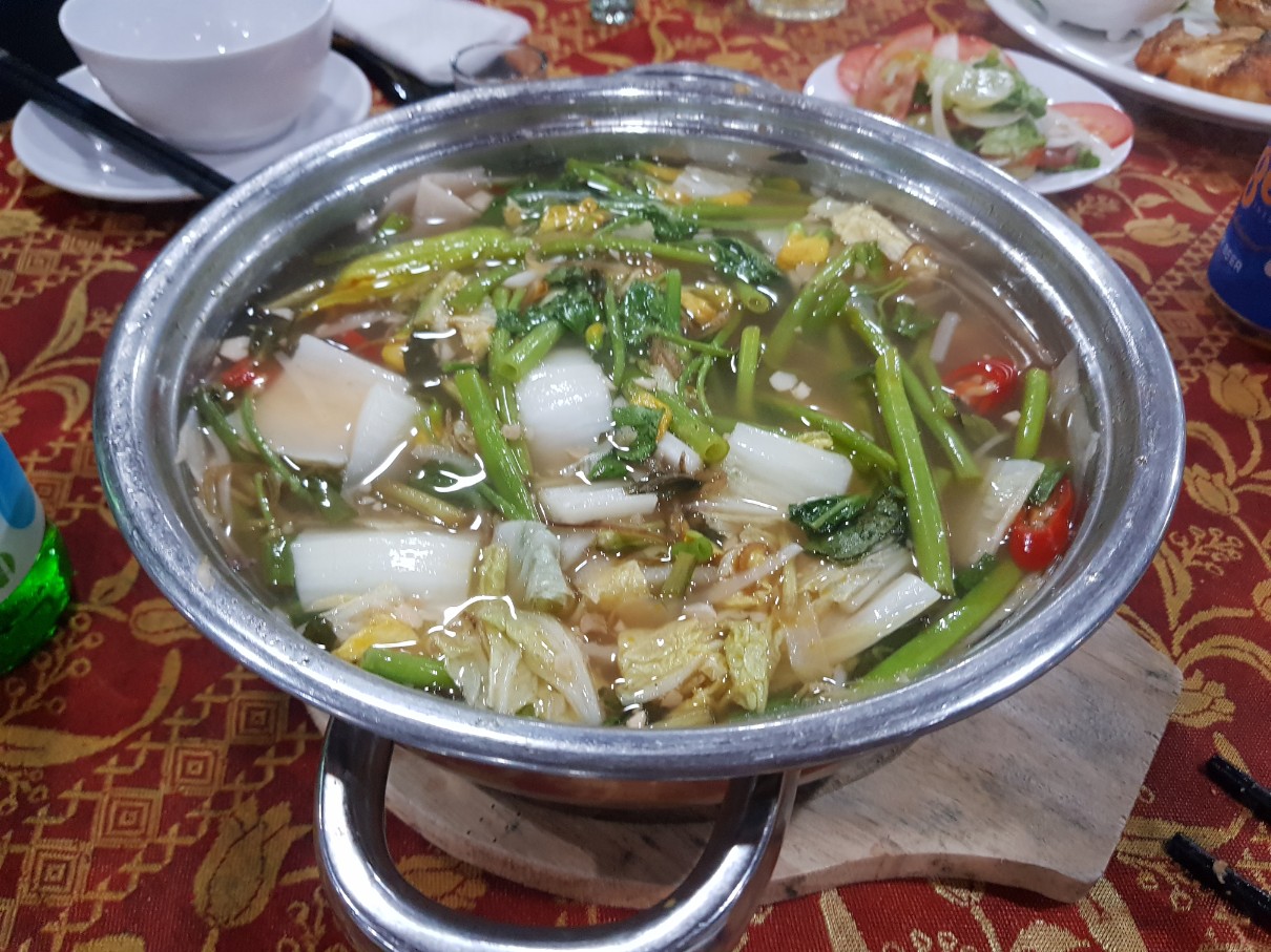호치민 동나이 연짝 로컬 식당 람쏭콴(LAM XUNG QUAN) - 철갑상어 핫팟(LAU CA TAM)
