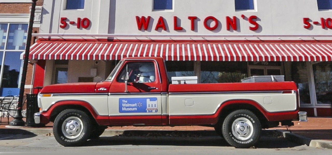 샘 월튼의 잡화점와 트럭 전경