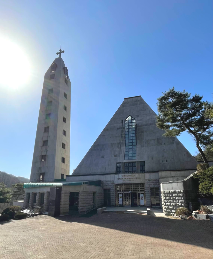미리내 성지 한국 순교자 103위시성기념성당 전경