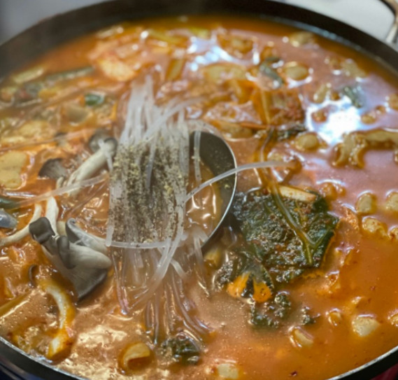 매일아침 대박의기술 돼지곱창전골 꼬막무침