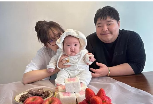  유튜버 산범 남편 아빠 공혁준 임파선암 투병 근황 2년 만에 생방송 진행
