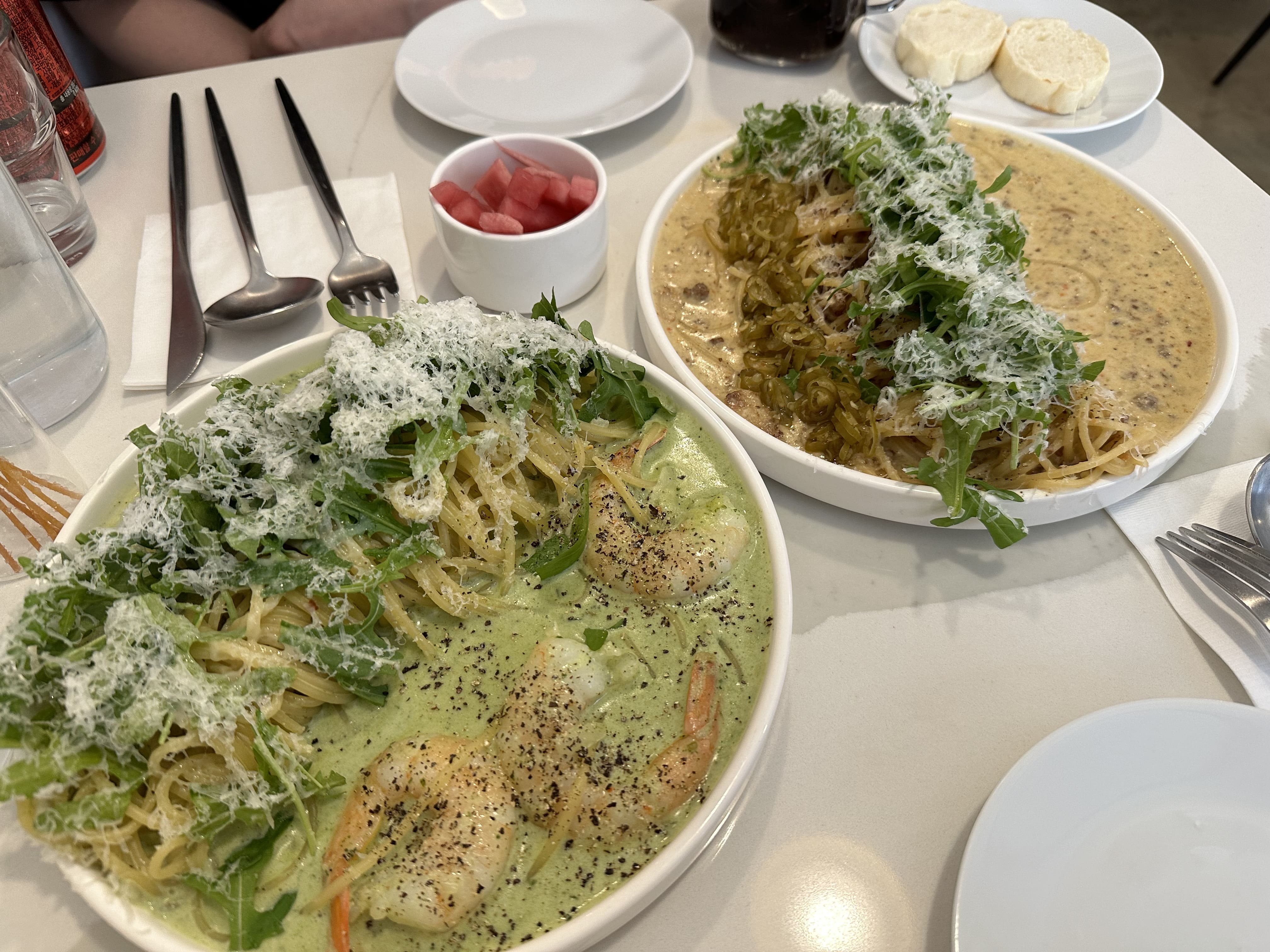  [해방촌 맛집] 신흥시장 데칼코마니 파스타 뭐 시킬까? | 내돈내산