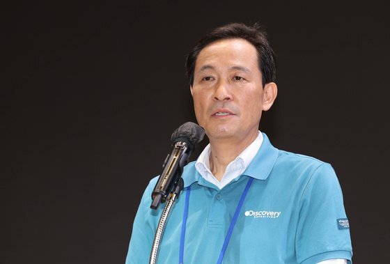  워크숍 20분 지각한 이재명..설훈 대놓고 "전대 나오지 마라"