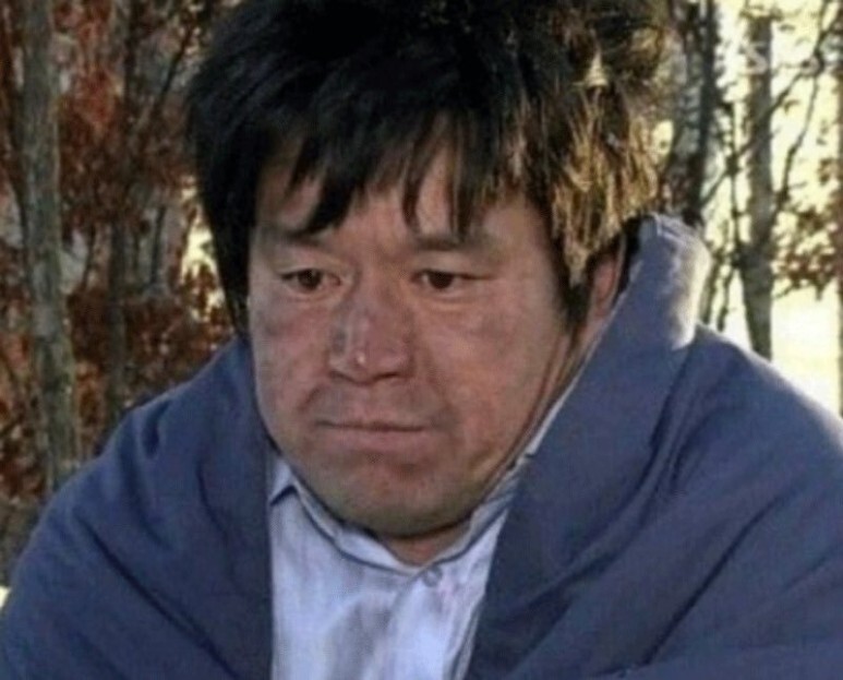 "그럼 앞으로 회사는 내가 운영을 해야 하는 건가? " 장인어른 돌아가시자 회사 빼앗은 파렴치한 전 남편이 30년 후..현관에 내놓은 짜장면 그릇을 핥아먹고 있는데..