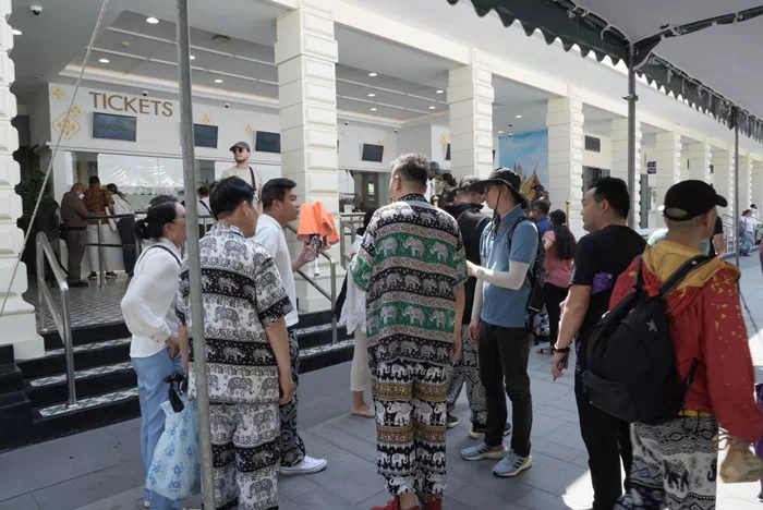 Ticket_booth_Thai_Palace
