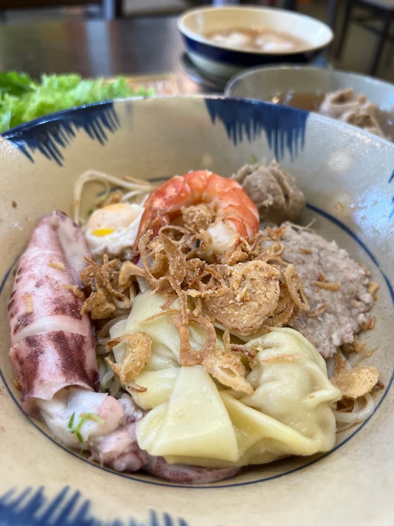 베트남-다낭-맛집-후띠우-먹-오징어쌀국수