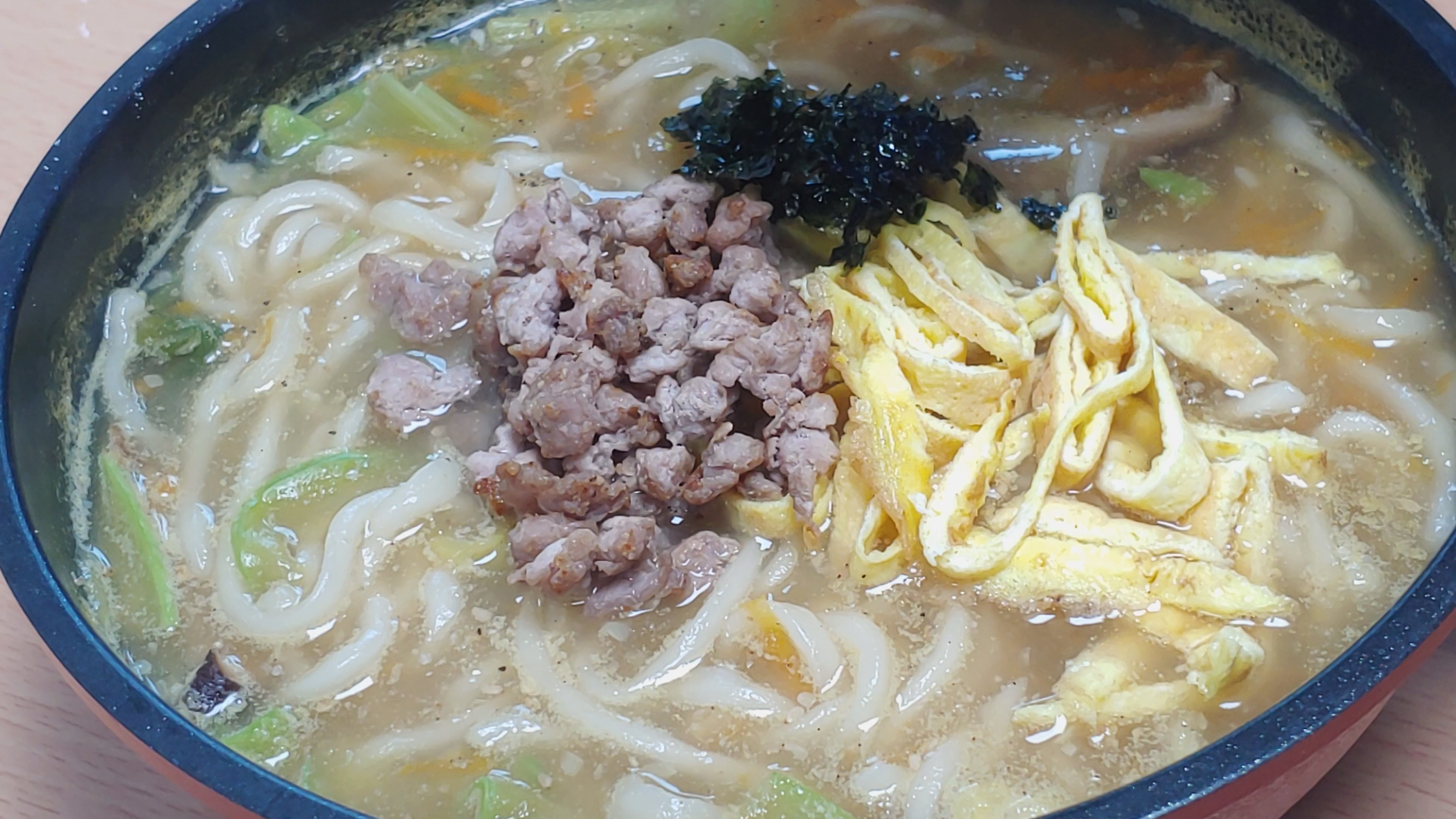  [이지쿸 easyKooK #24] 사골칼국수 (계란 지단, 다진 돼지고기, 김가루)
