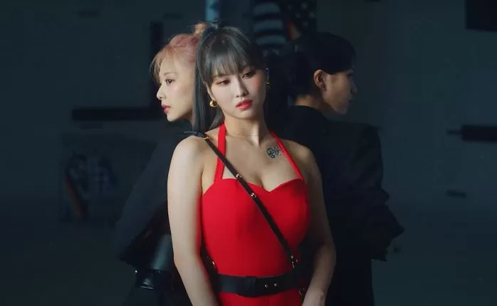  트와이스 지효 모모 MTVFreshOut 퍼포먼스 움짤 mp4
