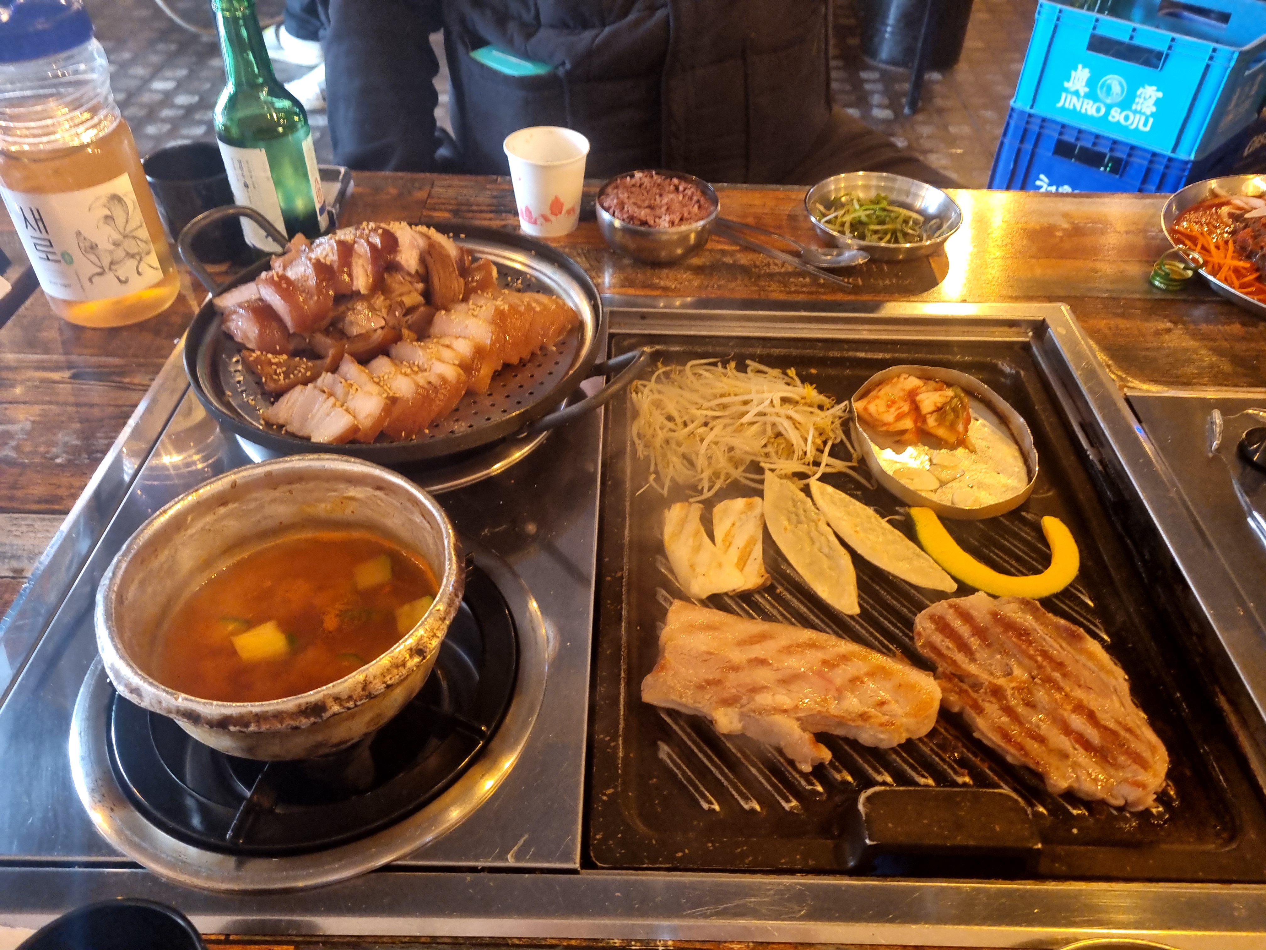  천안 두정동 24시간 무한리필 고기집 해족왕 먹어보았습니다.