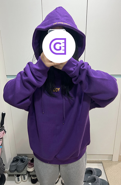 지민이 후드와 남준이 조거팬츠를 입은 모습