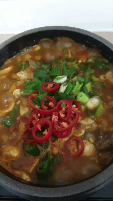  보글보글 아주 찐~~~한 차돌박이 된장찌개 레시피