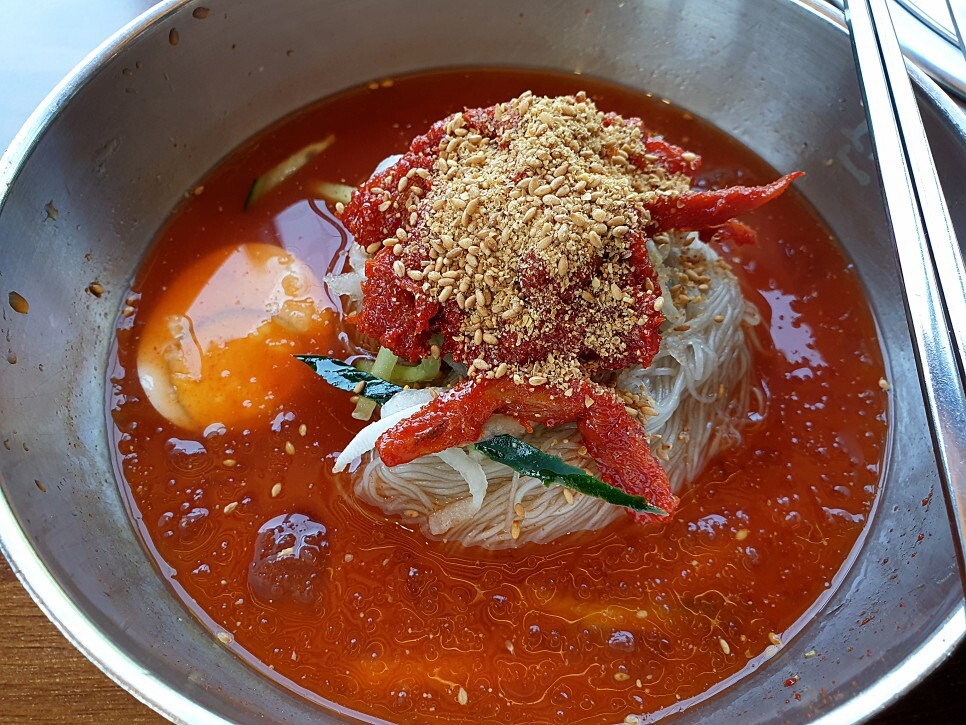 대구 맛집 탐방 파군재 삼거리 온채당 코다리 물비빔냉면 - 코다리 물비빔냉면 (₩9,000) 대구 맛집 탐방 파군재 삼거리 온채당 코다리 물비빔냉면 - 코다리 물비빔냉면 (₩9,000)