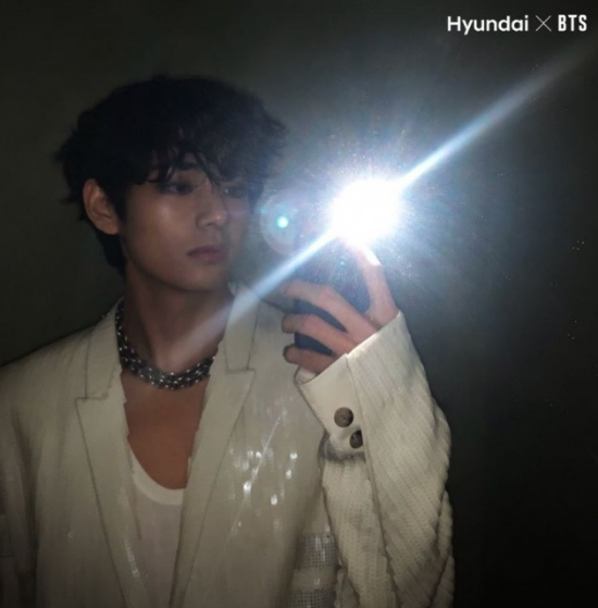  방탄소년단 뷔, 다크셀피챌린지로 빛나는 미모!
