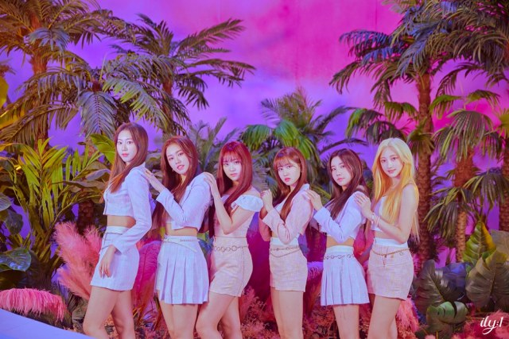  에프씨이엔엠 아일리원 데뷔 무대, 사랑아 피어라, Azalea 아젤리아 (국적, 나이, 키, 본명)
