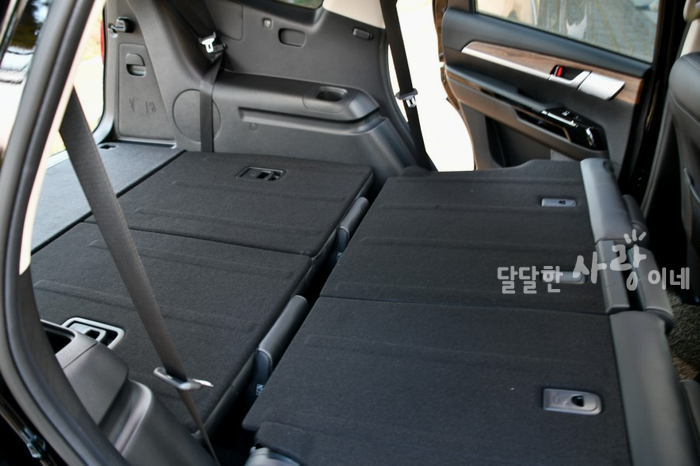 Majave the Master Platinum 7인승 실내가 압도적입니다. 13