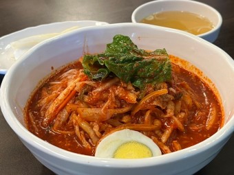 비빔 칼국수
